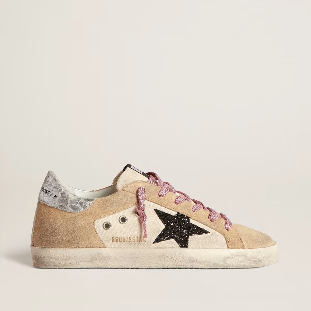 (SOLD) Golden Goose Sneakers - Picture 2 of 16